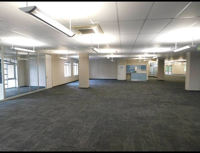1,020M² OFFICE TO LET IN ILLOVO